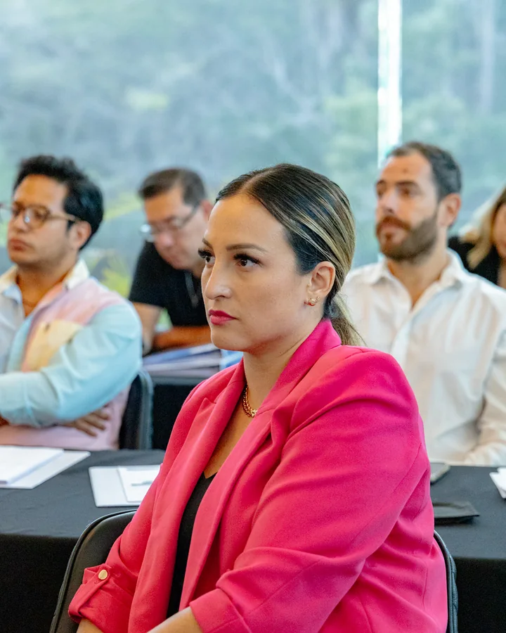 Angélica Pérez, CEO · Geluse Construcciones